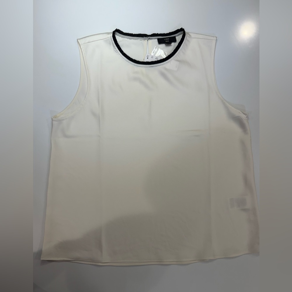 NWT JCREW White Top with Black Pleated Trim Size M
